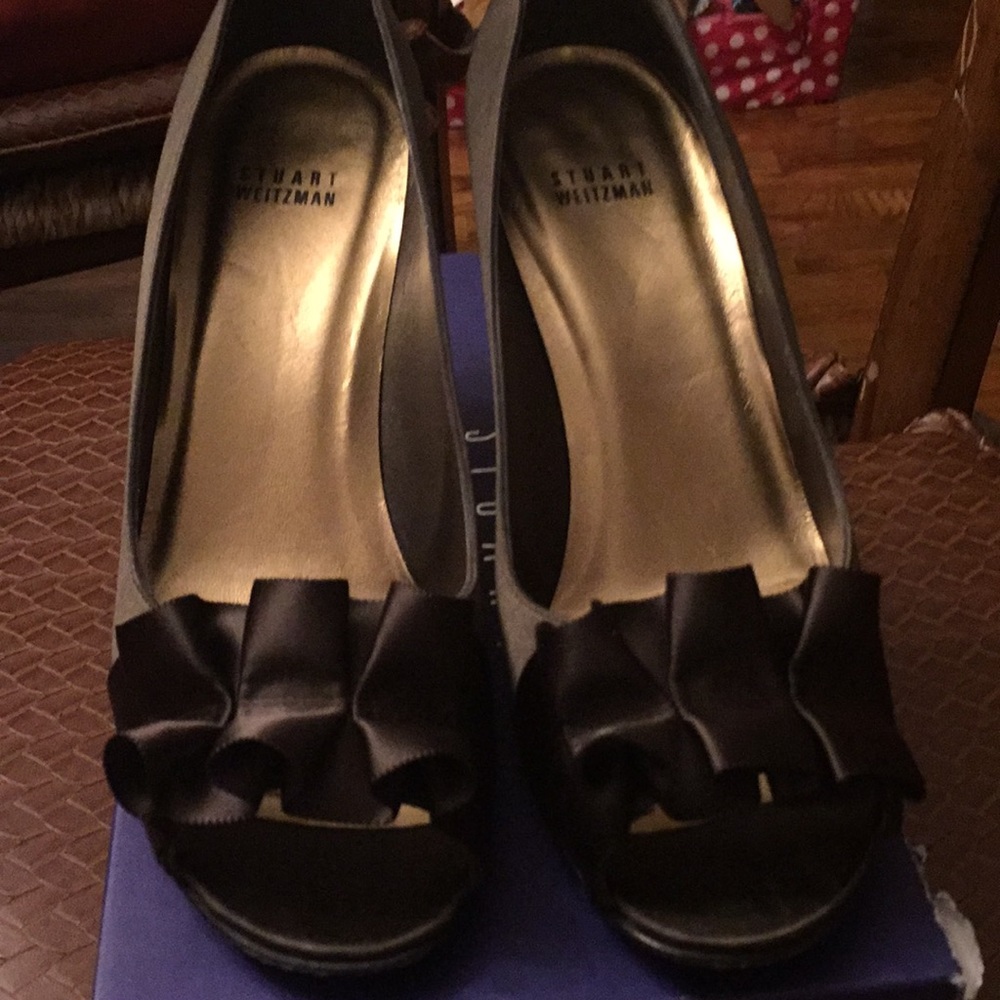 Stuart Weitzman chocolate satin heels - Picture 5 of 7